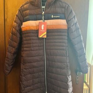 Cotopaxi Burgundy Puffer Coat with Insulated Warmth